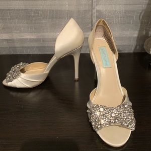 Betsey Johnson rhinestone bow blue bottom heels